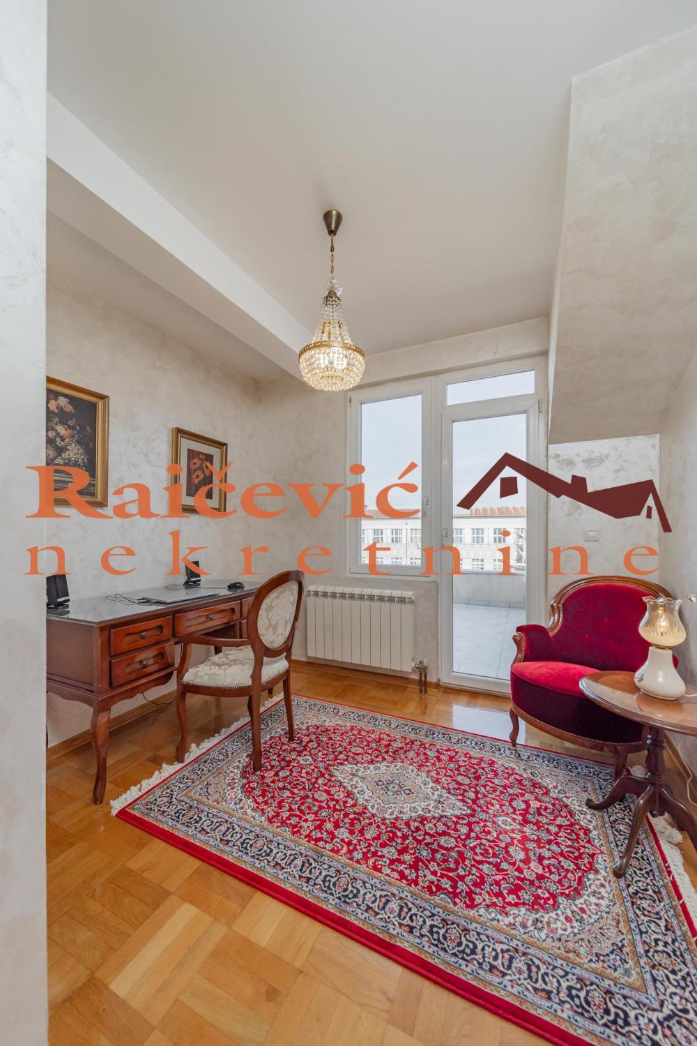 Stan na prodaju u Beogradu, Lion, cetvorosoban, 112m2, cena 450000 evra