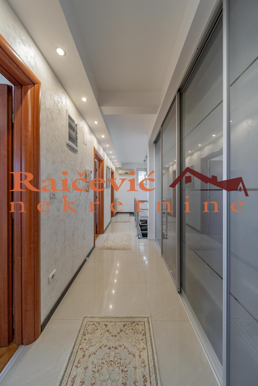 Stan na prodaju u Beogradu, Lion, cetvorosoban, 112m2, cena 450000 evra