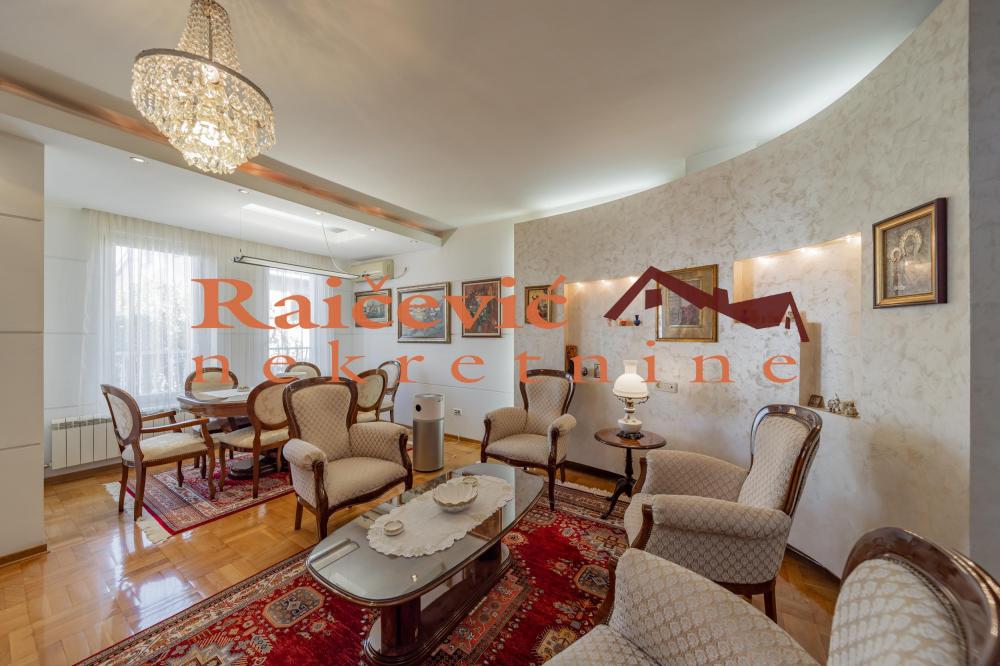 Stan na prodaju u Beogradu, Lion, cetvorosoban, 112m2, cena 450000 evra