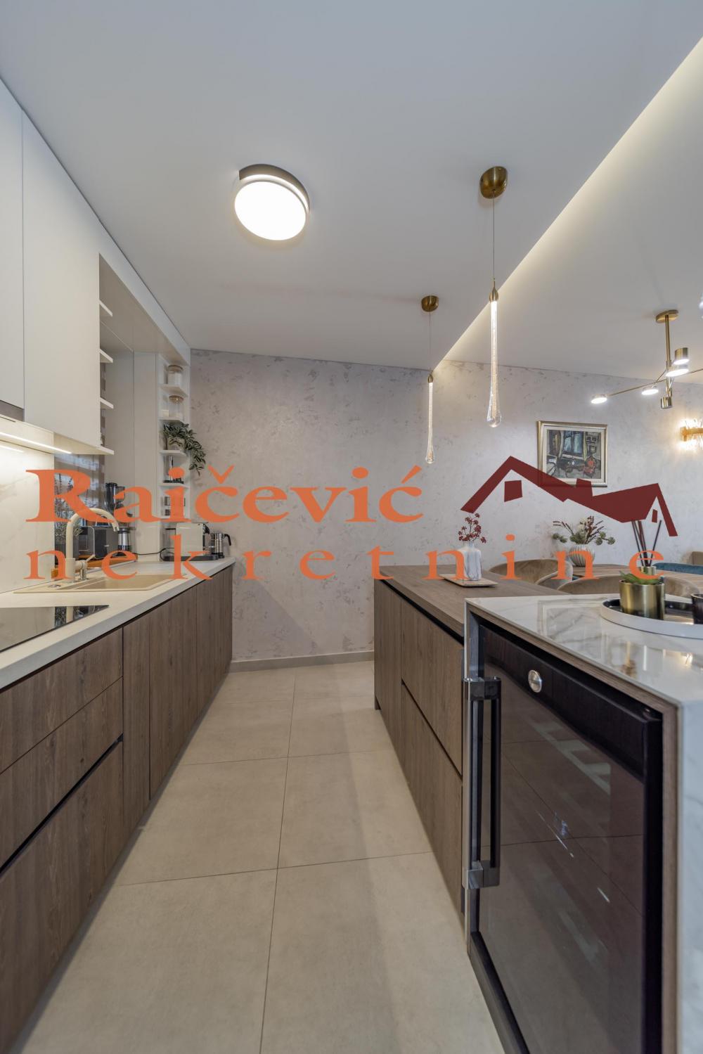 Stan na prodaju u Beogradu, Vračar, cetvorosoban, 115m2, cena 395000 evra