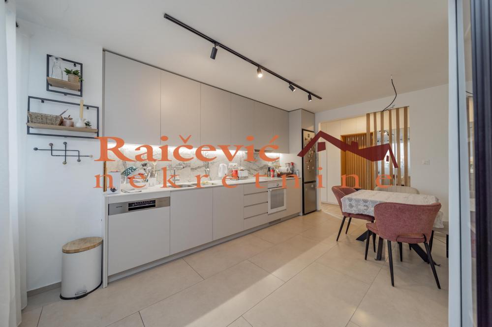 Stan na prodaju u Beogradu, Beograd (centar), trosoban, 136m2, cena 280000 evra