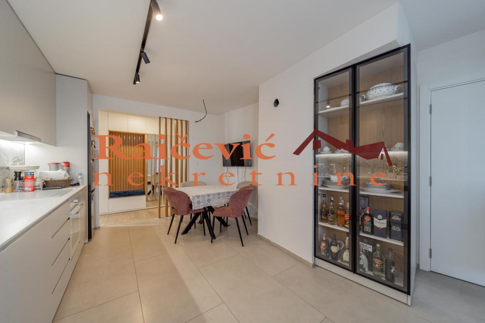 Stan na prodaju u Beogradu, Beograd (centar), trosoban, 136m2, cena 280000 evra