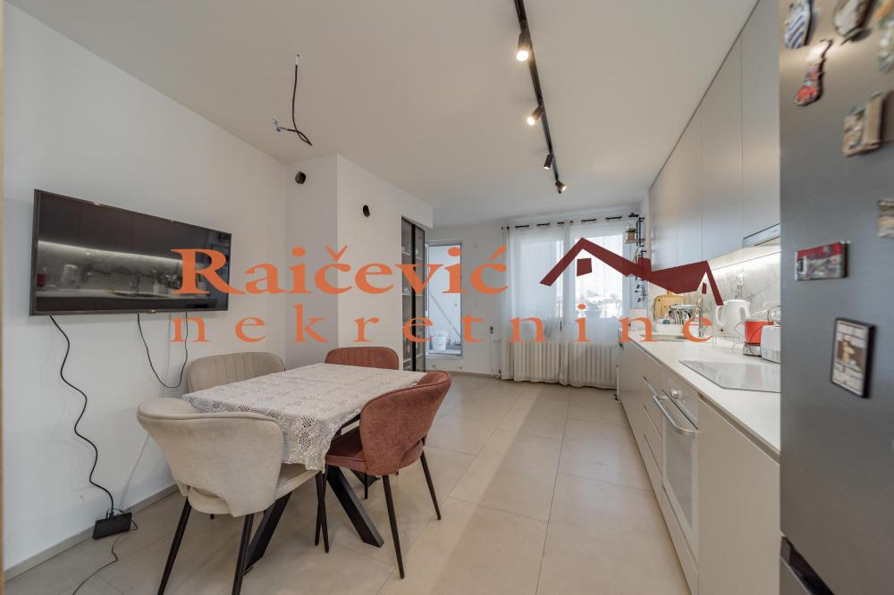 Stan na prodaju u Beogradu, Beograd (centar), trosoban, 136m2, cena 280000 evra