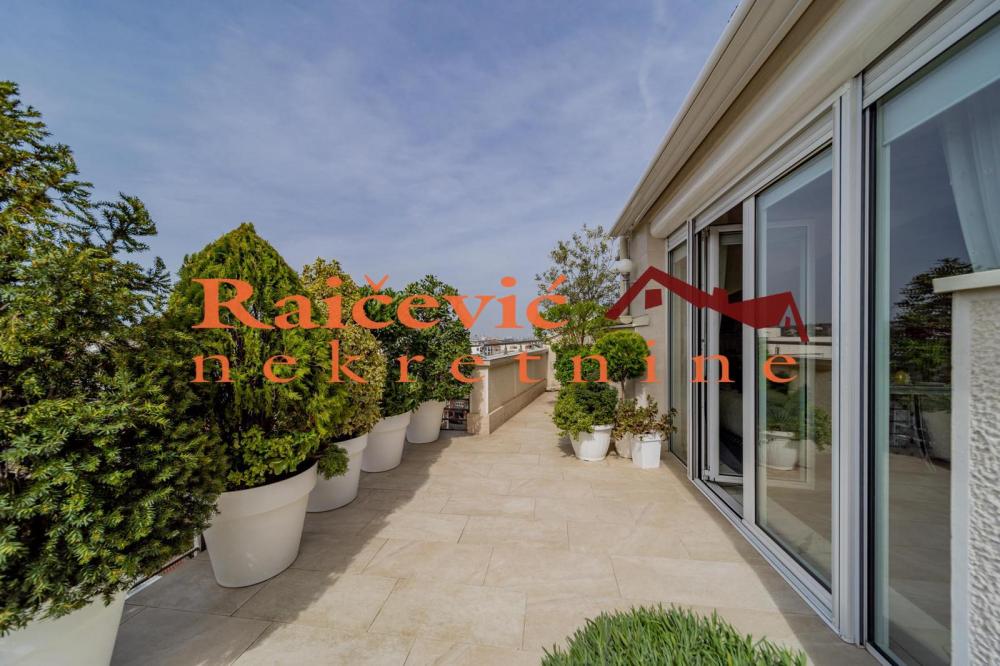 Stan na prodaju u Beogradu, Autokomanda, dvosoban, 136m2, cena 410000 evra