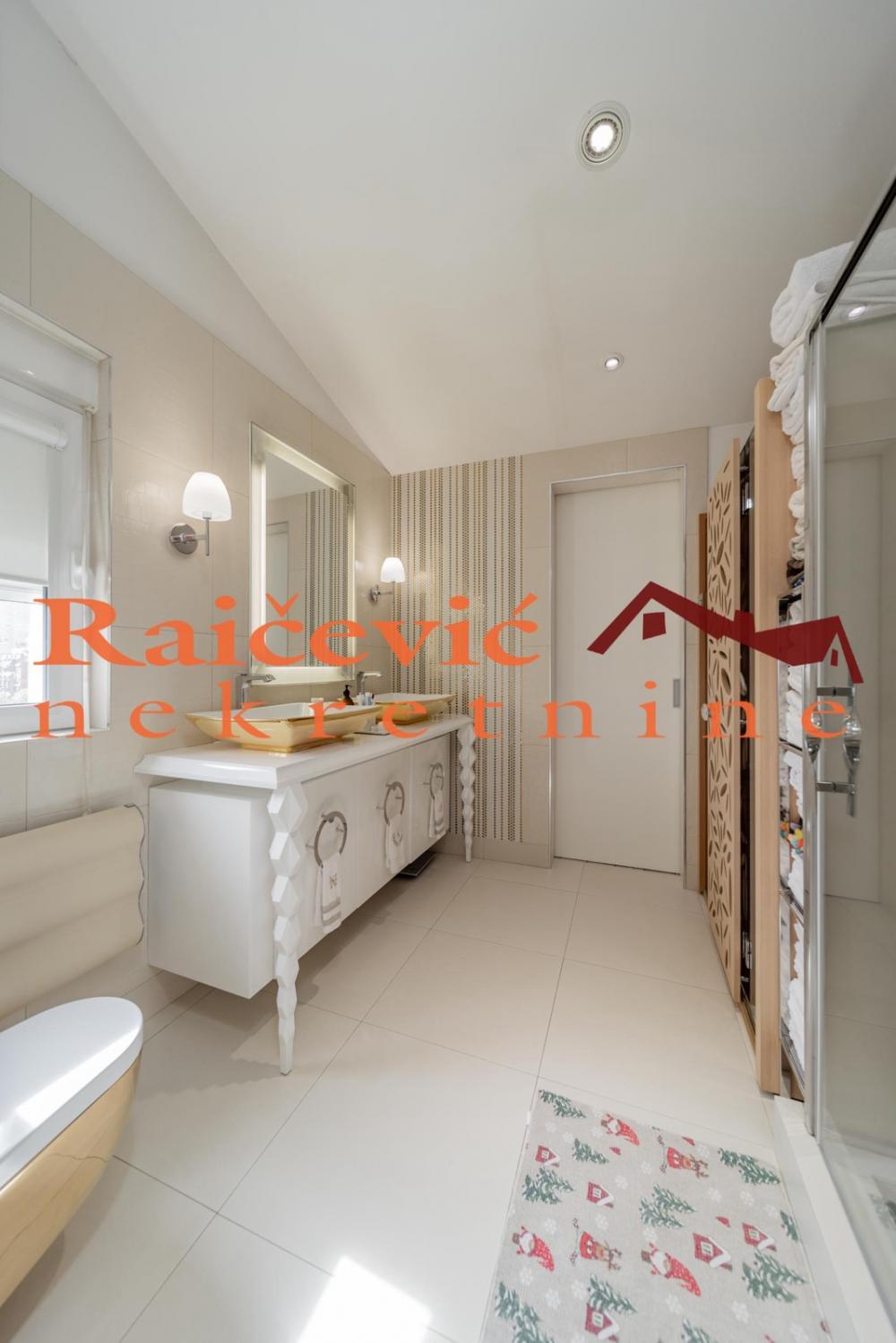 Stan na prodaju u Beogradu, Autokomanda, dvosoban, 136m2, cena 410000 evra