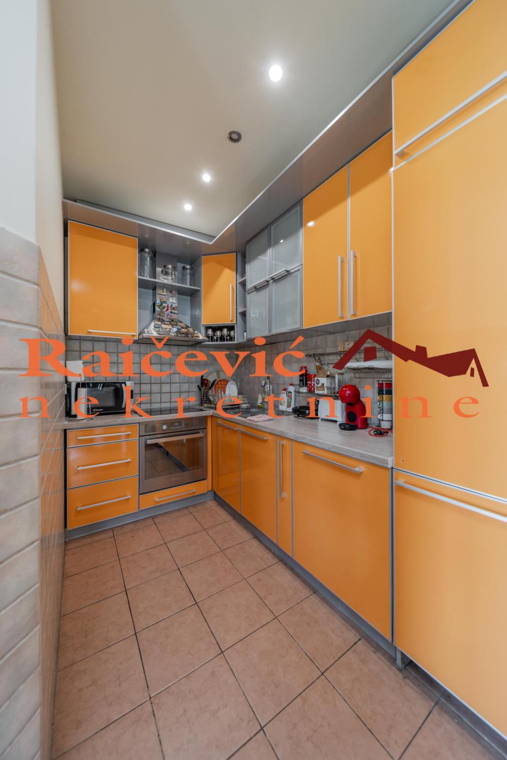 Stan na prodaju u Beogradu, Dedinje, cetvorosoban, 142m2, cena 380000 evra