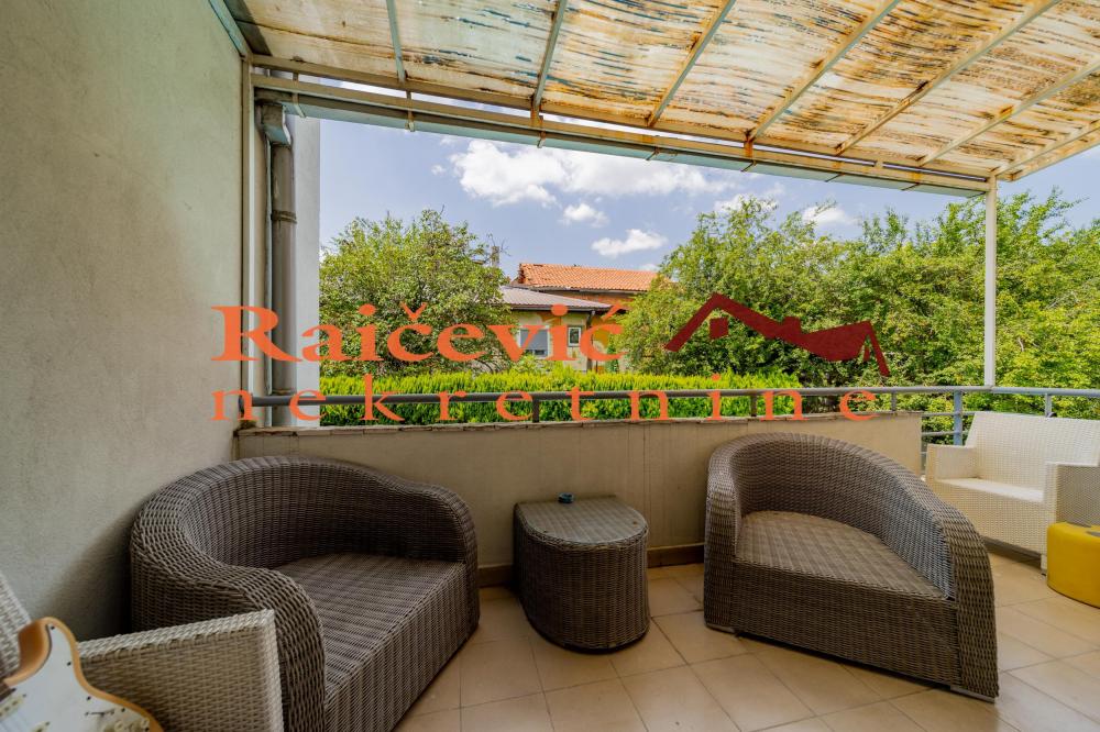 Stan na prodaju u Beogradu, Dedinje, cetvorosoban, 142m2, cena 380000 evra