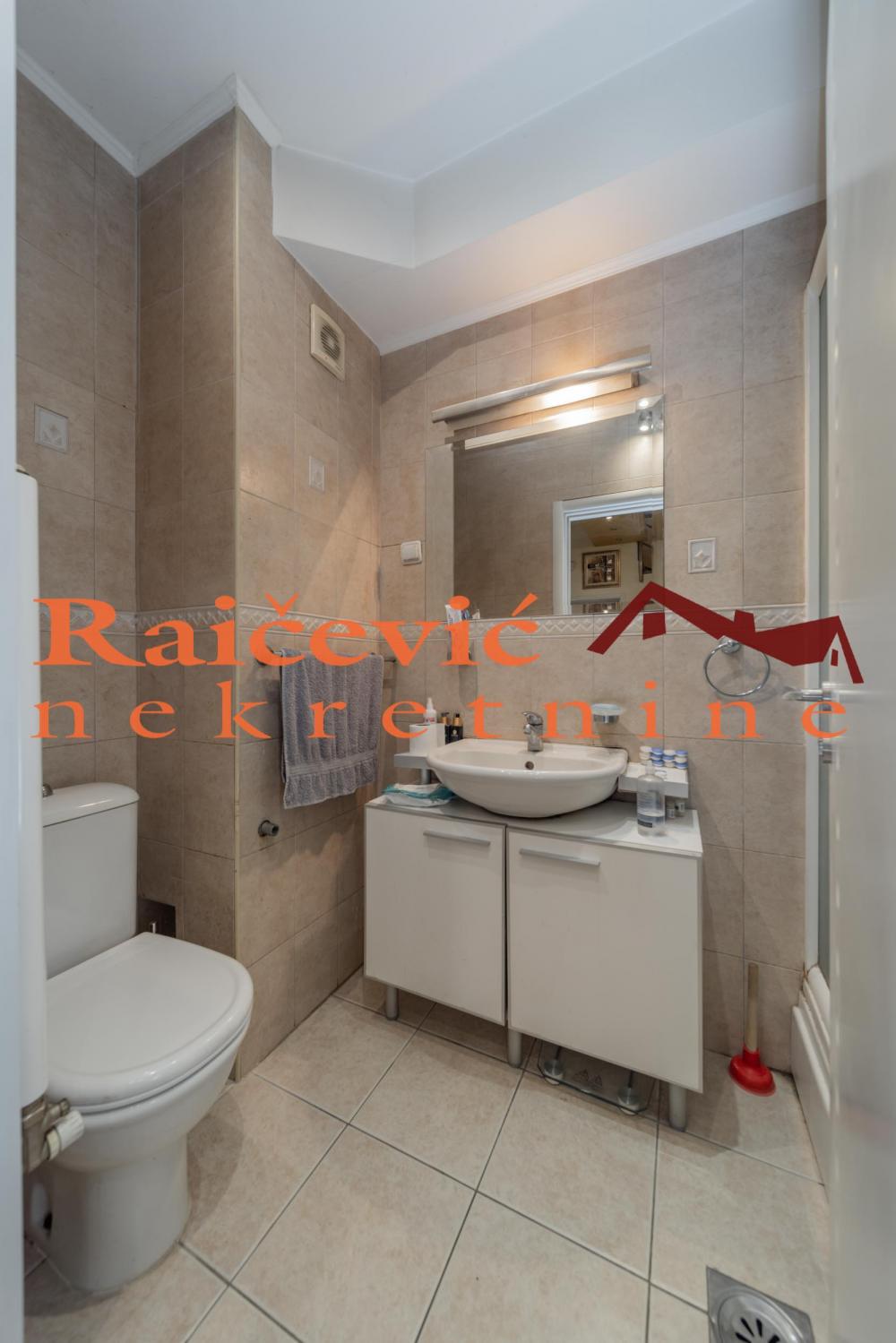 Stan na prodaju u Beogradu, Dedinje, cetvorosoban, 142m2, cena 380000 evra