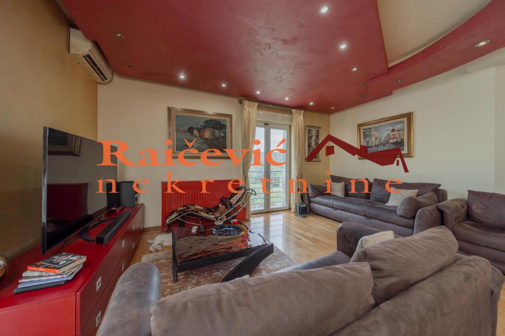 Stan na prodaju u Beogradu, Dedinje, cetvorosoban, 142m2, cena 380000 evra