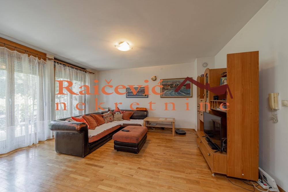 Stan na prodaju u Beogradu, Dedinje, 142m2, cena 470000 evra