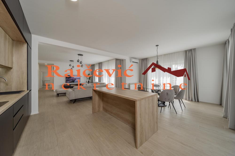 Stan na prodaju u Beogradu, Dedinje, cetvorosoban, 145m2, cena 650000 evra