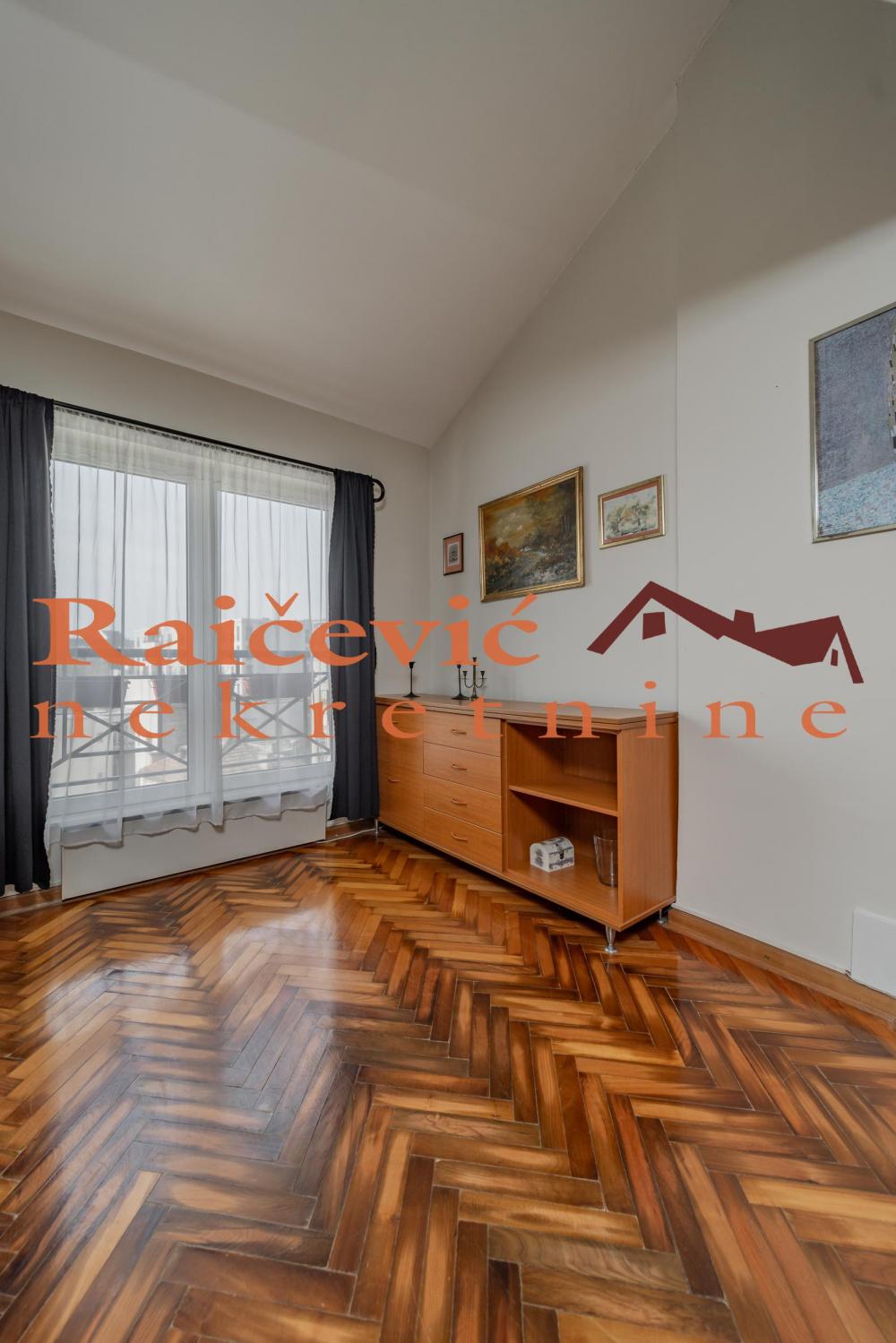 Stan na prodaju u Beogradu, Zemun, 158m2, cena 350000 evra