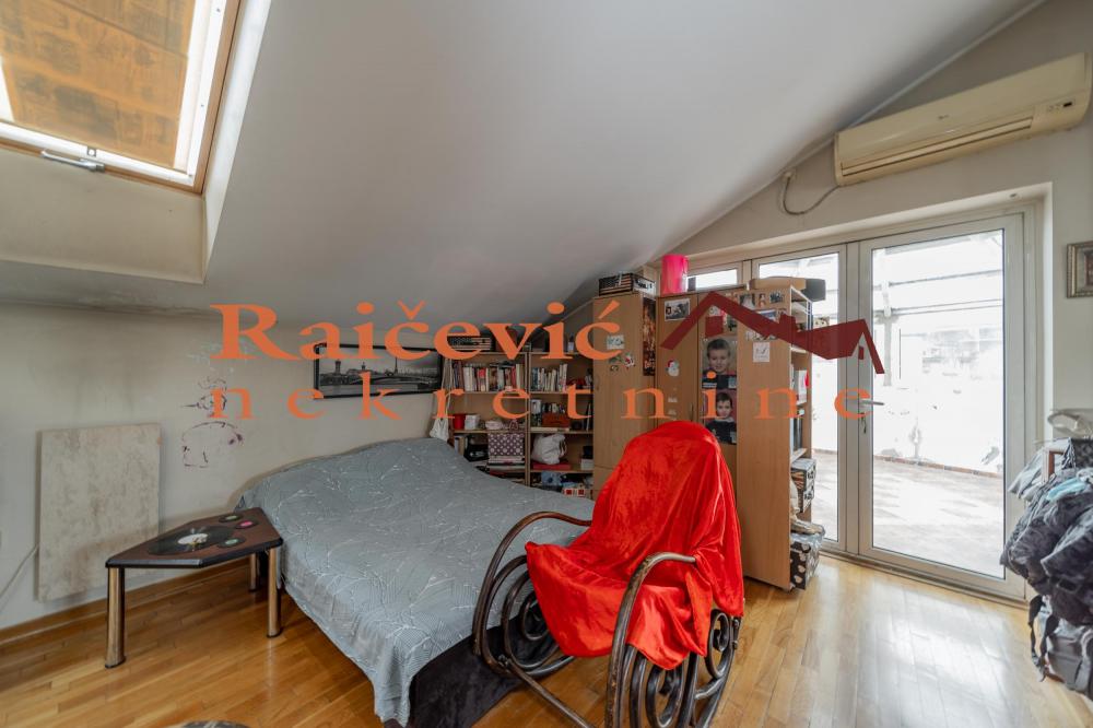 Stan na prodaju u Beogradu, Profesorska kolonija, cetvorosoban, 160m2, cena 300000 evra