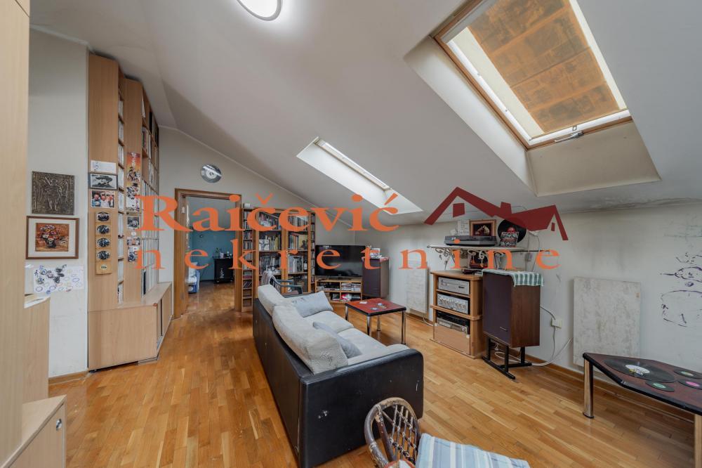 Stan na prodaju u Beogradu, Profesorska kolonija, cetvorosoban, 160m2, cena 300000 evra