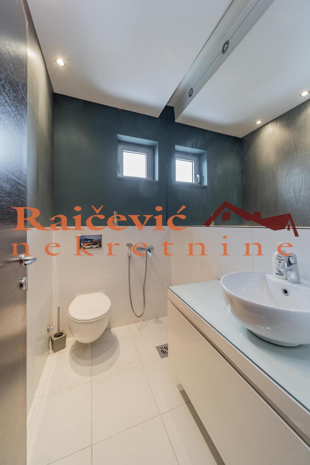 Stan na prodaju u Beogradu, Crveni Krst, 160m2, cena 590000 evra