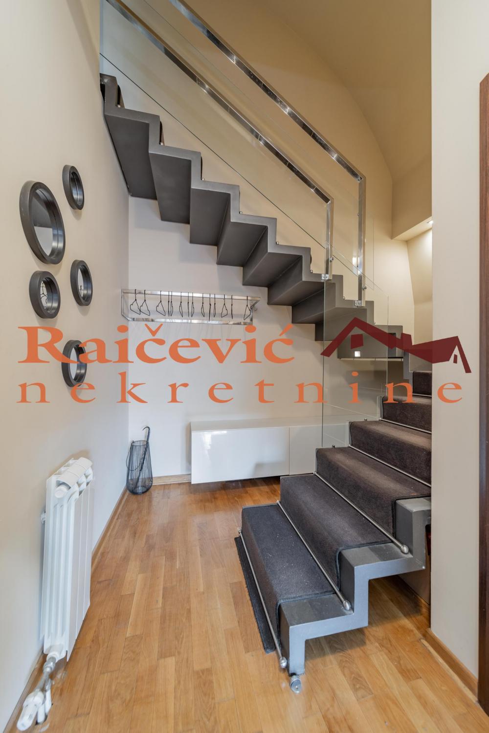 Stan na prodaju u Beogradu, Crveni Krst, 160m2, cena 590000 evra