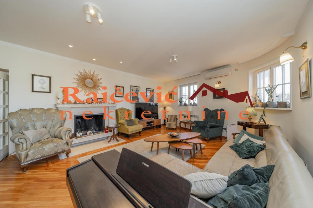 Stan na prodaju u Beogradu, Vukov spomenik, 160m2, cena 595000 evra