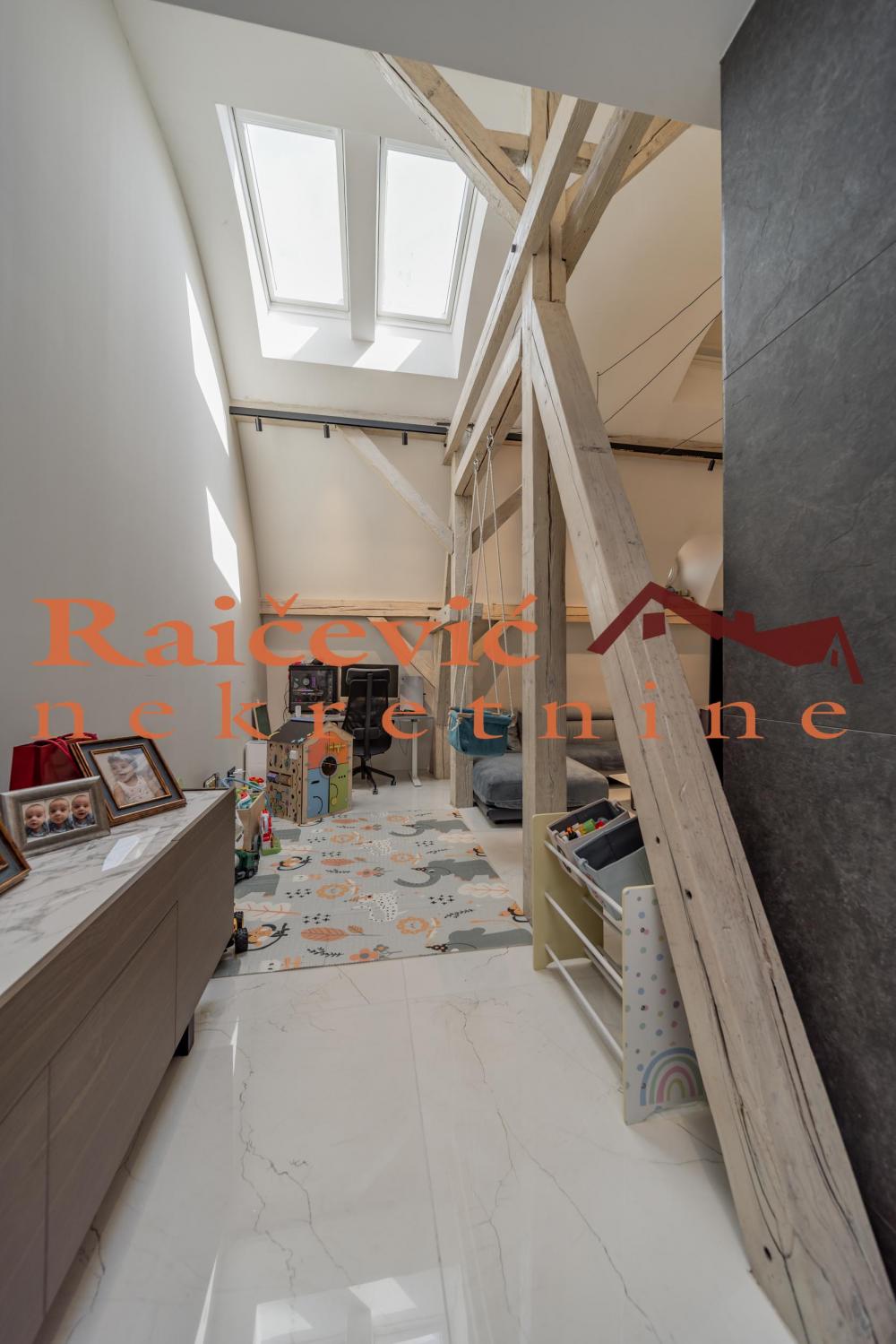 Stan na prodaju u Beogradu, Beograd (centar), trosoban, 160m2, cena 900000 evra