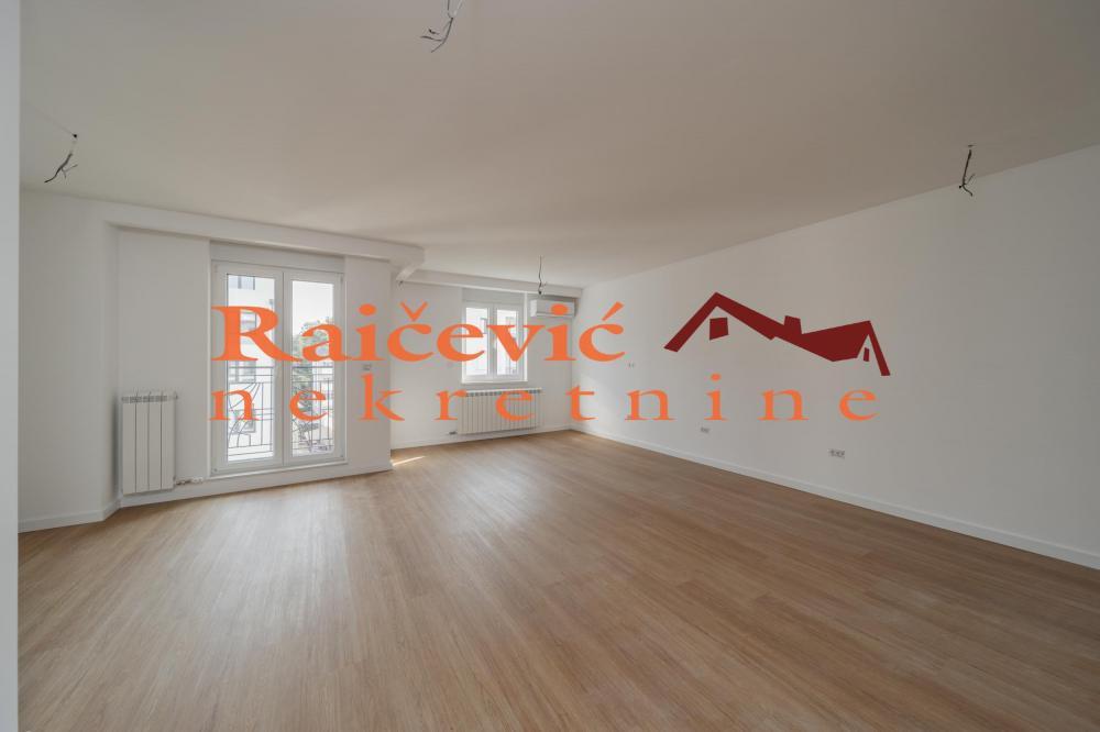 Stan na prodaju u Beogradu, Dušanovac, 162m2, cena 388000 evra