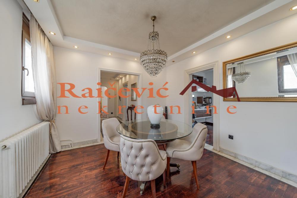 Stan na prodaju u Beogradu, Novi Beograd blok 70 (Kineski TC), cetvorosoban, 167m2, cena 450000 evra