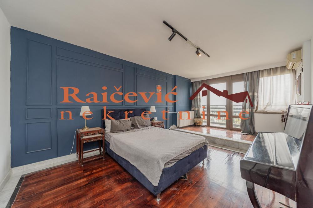 Stan na prodaju u Beogradu, Novi Beograd blok 70 (Kineski TC), cetvorosoban, 167m2, cena 450000 evra