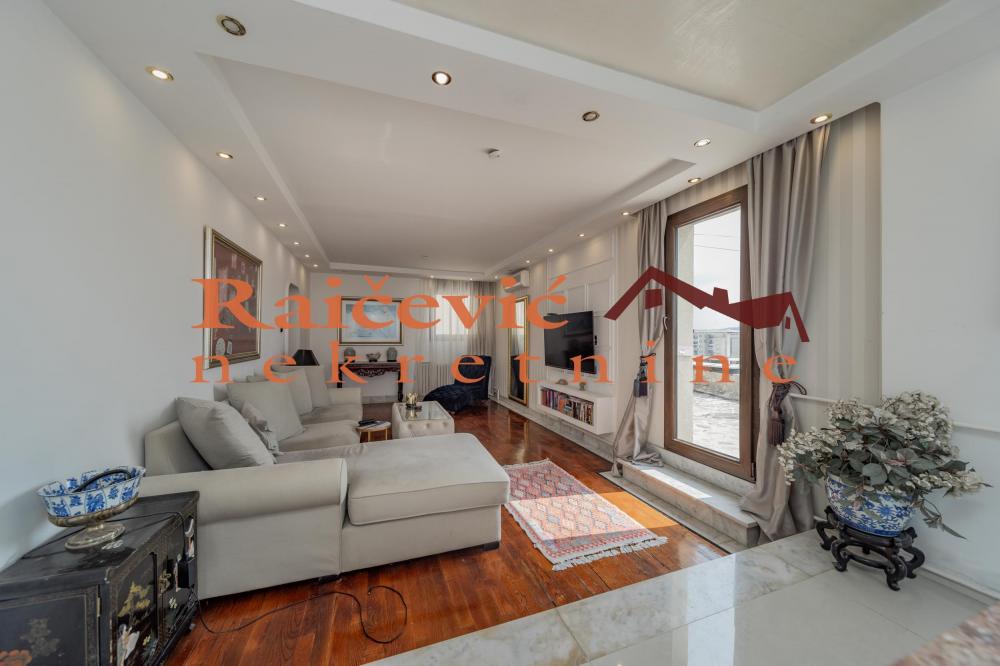 Stan na prodaju u Beogradu, Novi Beograd blok 70 (Kineski TC), cetvorosoban, 167m2, cena 450000 evra