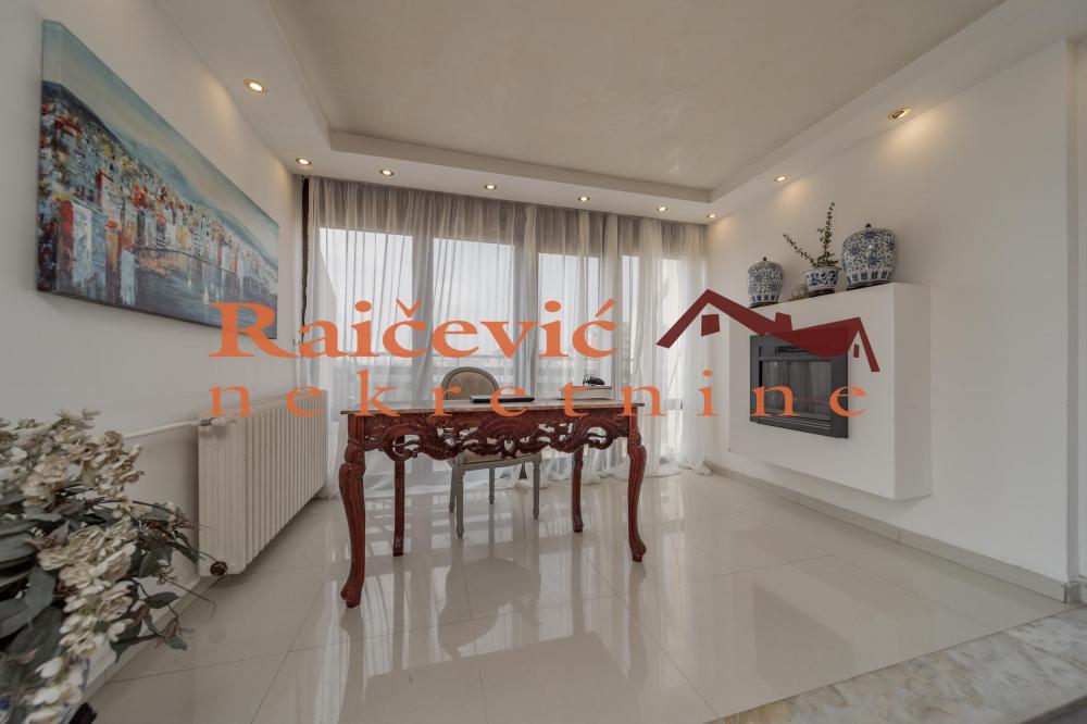 Stan na prodaju u Beogradu, Novi Beograd blok 70 (Kineski TC), cetvorosoban, 167m2, cena 450000 evra