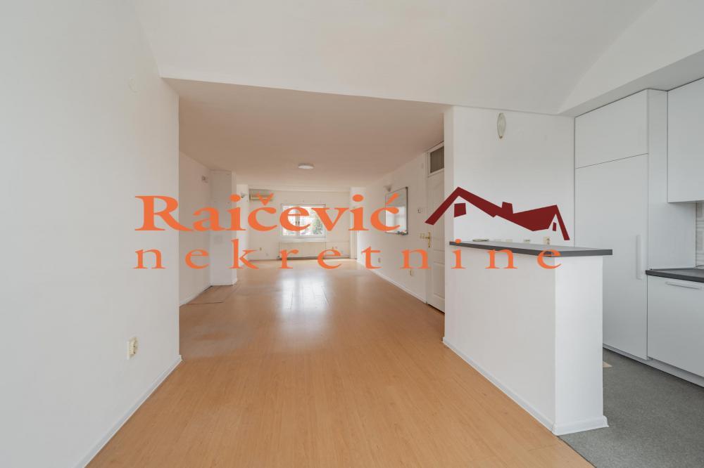 Stan na prodaju u Beogradu, Autokomanda, cetvorosoban, 176m2, cena 450000 evra