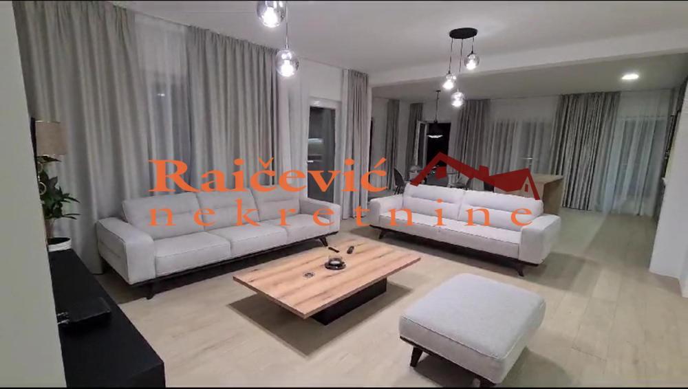 Stan na prodaju u Beogradu, Dedinje, cetvorosoban, 180m2, cena 900000 evra