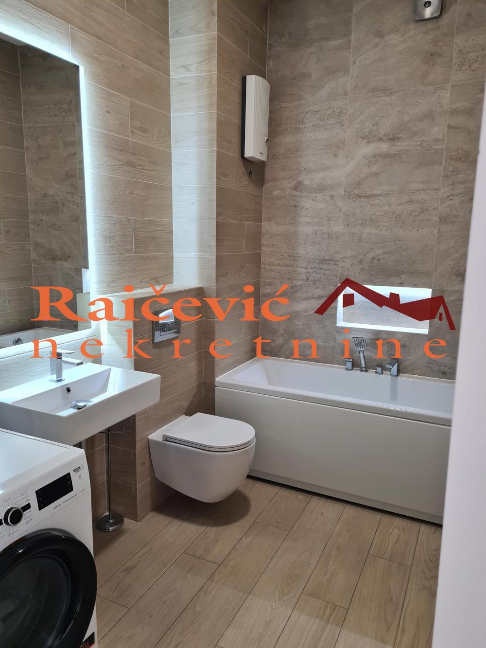 Stan na prodaju u Beogradu, Dedinje, cetvorosoban, 180m2, cena 900000 evra