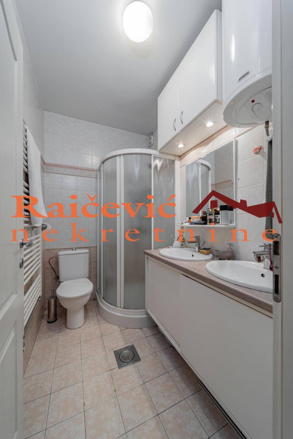 Stan na prodaju u Beogradu, Beograd (centar), cetvorosoban, 202m2, cena 540000 evra