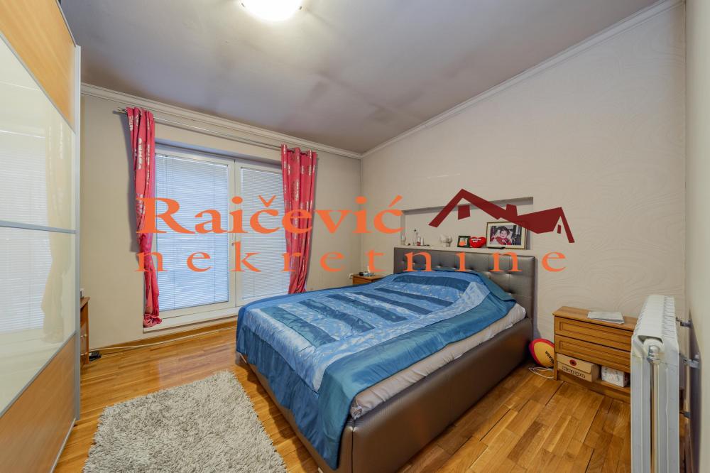 Stan na prodaju u Beogradu, Beograd (centar), cetvorosoban, 202m2, cena 540000 evra