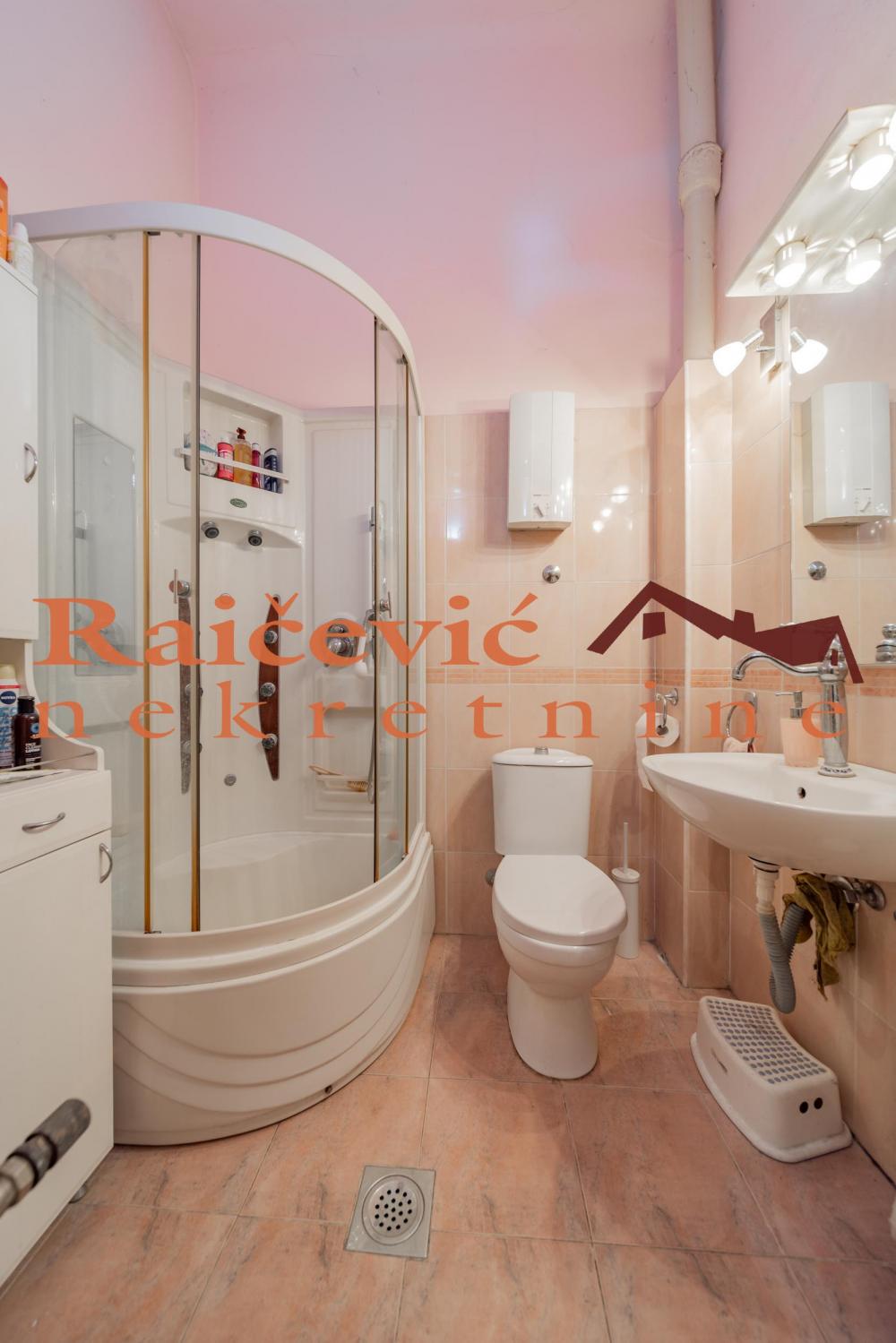 Stan na prodaju u Beogradu, Beograd (centar), 214m2, cena 600000 evra