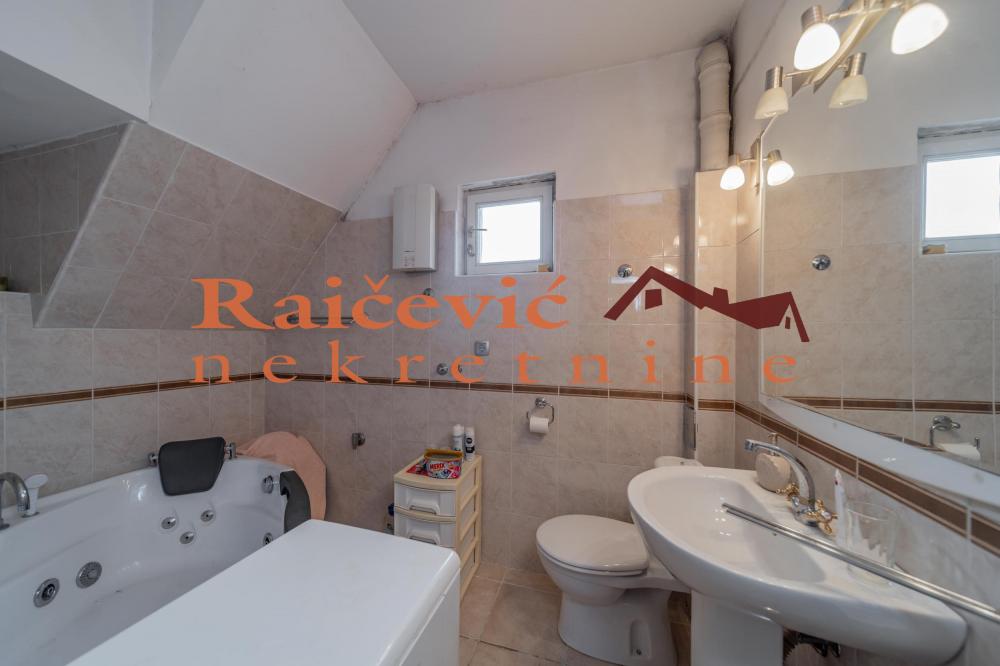 Stan na prodaju u Beogradu, Beograd (centar), 214m2, cena 600000 evra