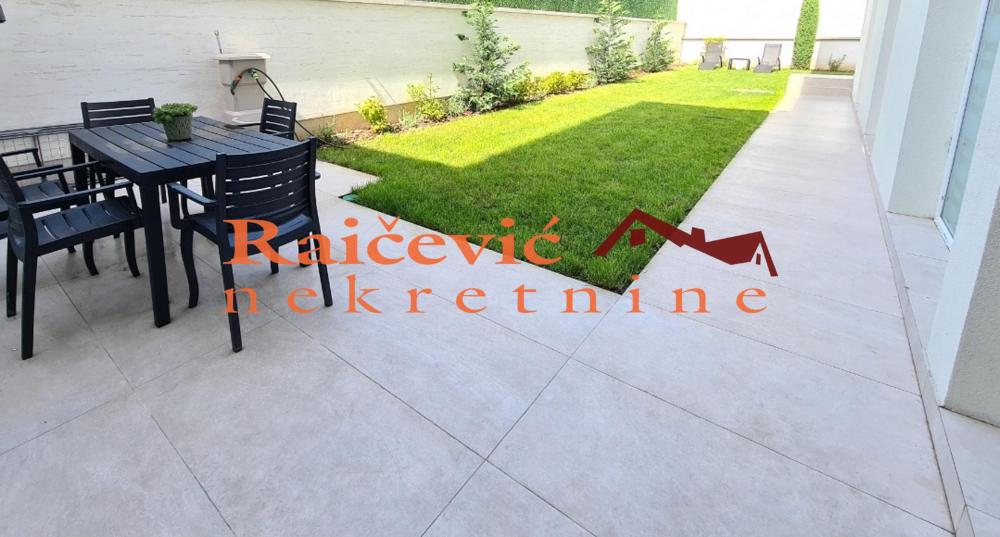 Stan na prodaju u Beogradu, Dedinje, 220m2, cena 950000 evra