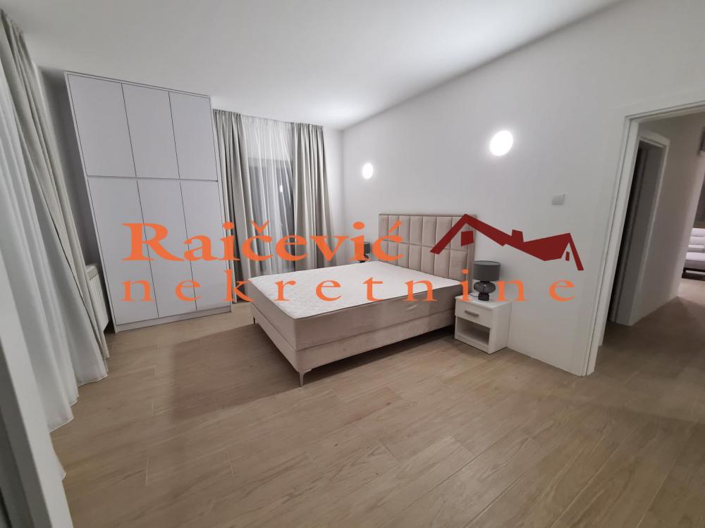 Stan na prodaju u Beogradu, Dedinje, 220m2, cena 950000 evra