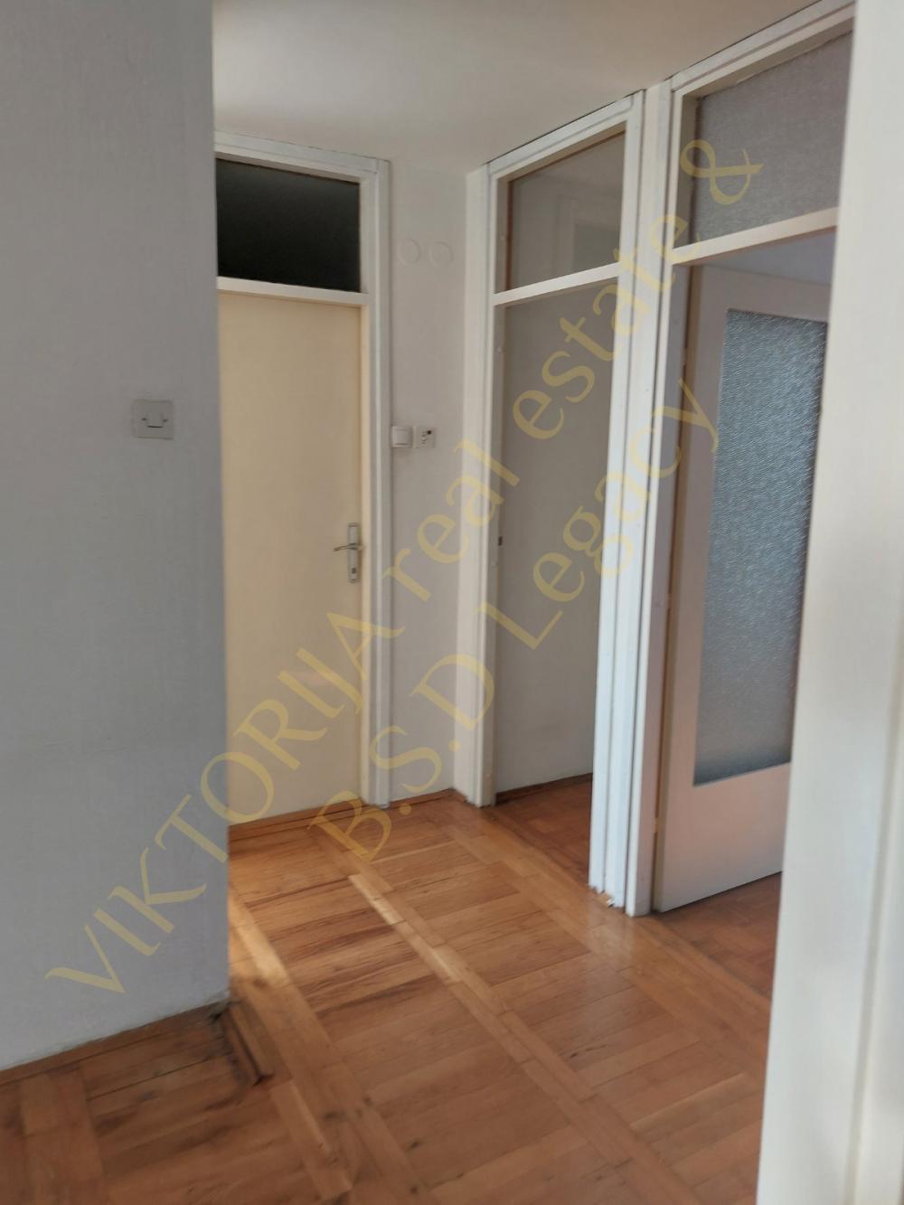 Stan na prodaju u Beogradu, Novi Beograd blok 28 (Potkovica), dvoiposoban, 88m2, cena 219990 evra