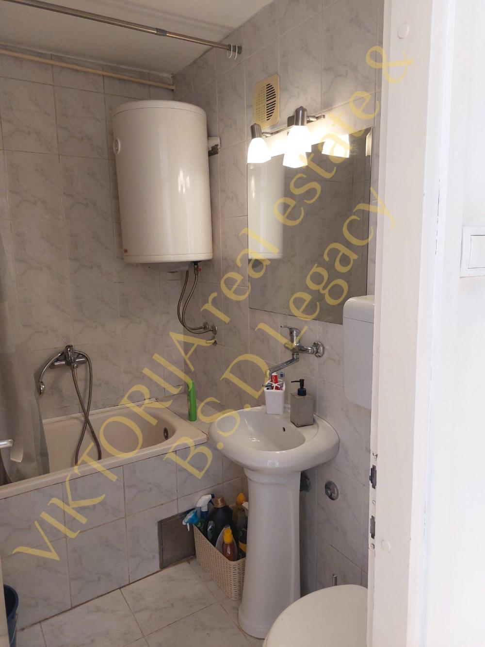 Stan na prodaju u Beogradu, Novi Beograd blok 28 (Potkovica), dvoiposoban, 88m2, cena 219990 evra