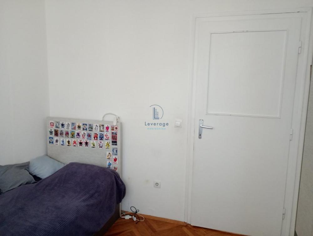 Stan na prodaju u Beogradu, Čubura, trosoban, 64m2, cena 272000 evra