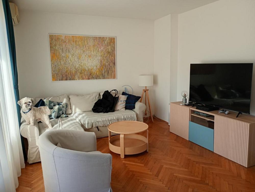 Stan na prodaju u Beogradu, Čubura, trosoban, 64m2, cena 272000 evra