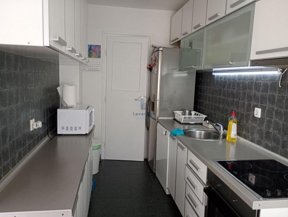 Stan na prodaju u Beogradu, Čubura, trosoban, 64m2, cena 272000 evra