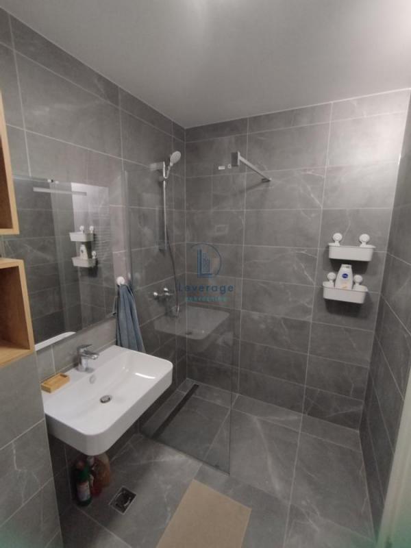 Stan na prodaju u Beogradu, Novi Beograd blok 65, trosoban, 77m2, cena 440000 evra