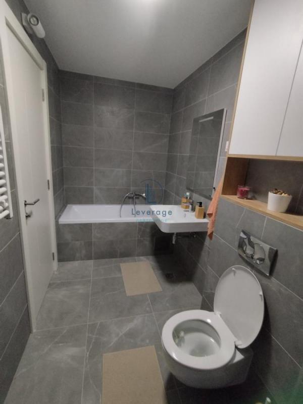 Stan na prodaju u Beogradu, Novi Beograd blok 65, trosoban, 77m2, cena 440000 evra