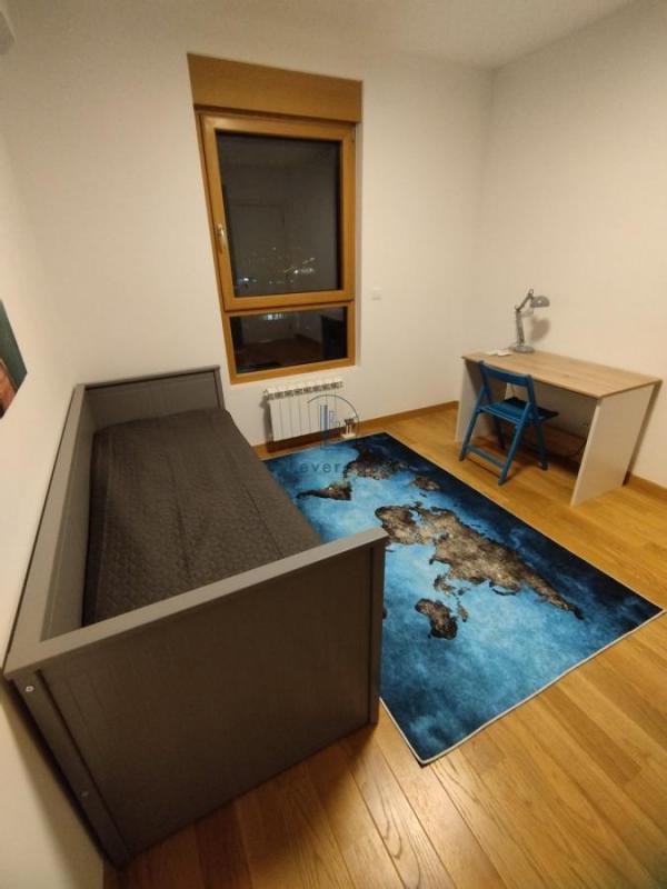 Stan na prodaju u Beogradu, Novi Beograd blok 65, trosoban, 77m2, cena 440000 evra