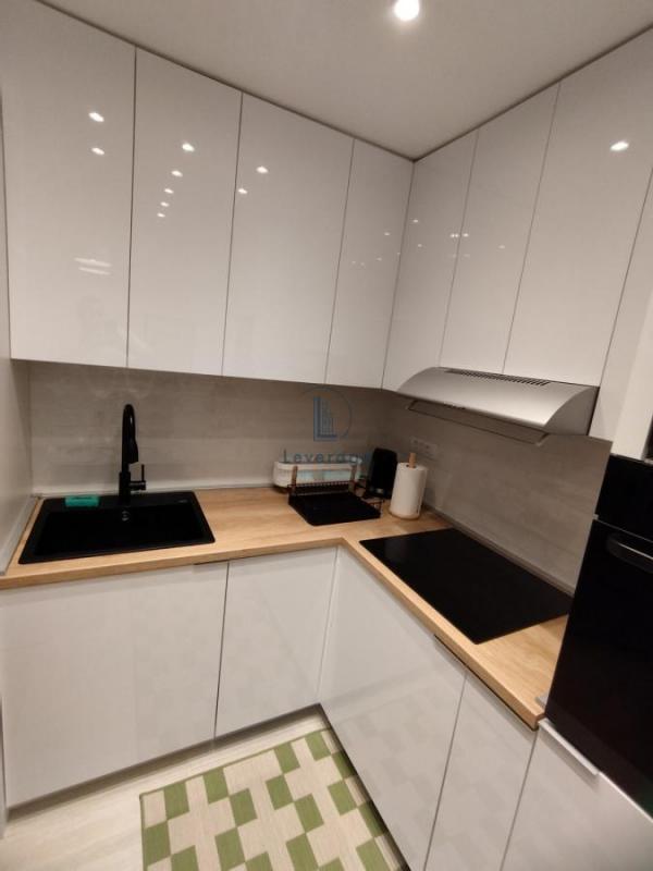 Stan na prodaju u Beogradu, Novi Beograd blok 65, trosoban, 77m2, cena 440000 evra