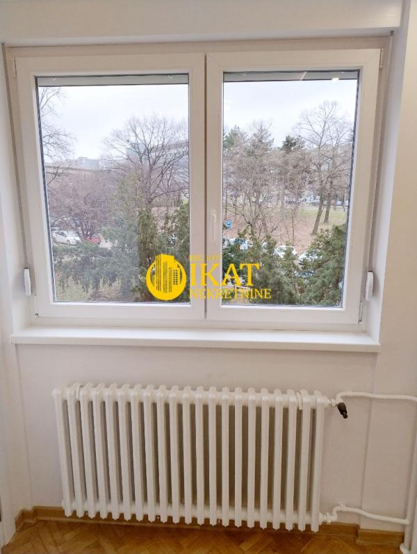 Stan na prodaju u Beogradu, Zvezdara, jednoiposoban, 30m2, cena 133000 evra