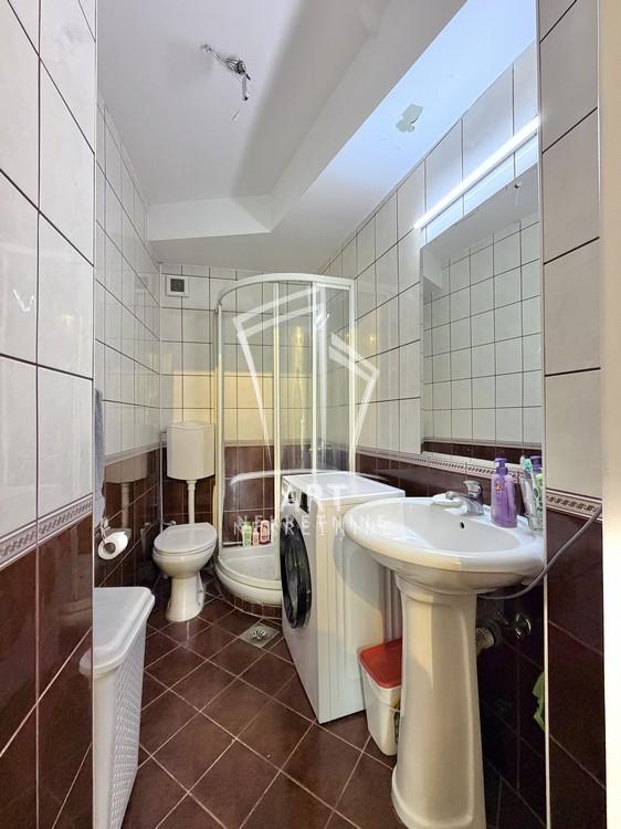 Stan na prodaju u Beogradu, Vračar, trosoban, 64m2, cena 272000 evra