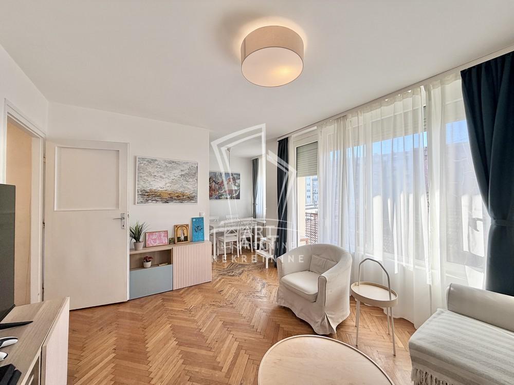 Stan na prodaju u Beogradu, Vračar, trosoban, 64m2, cena 272000 evra