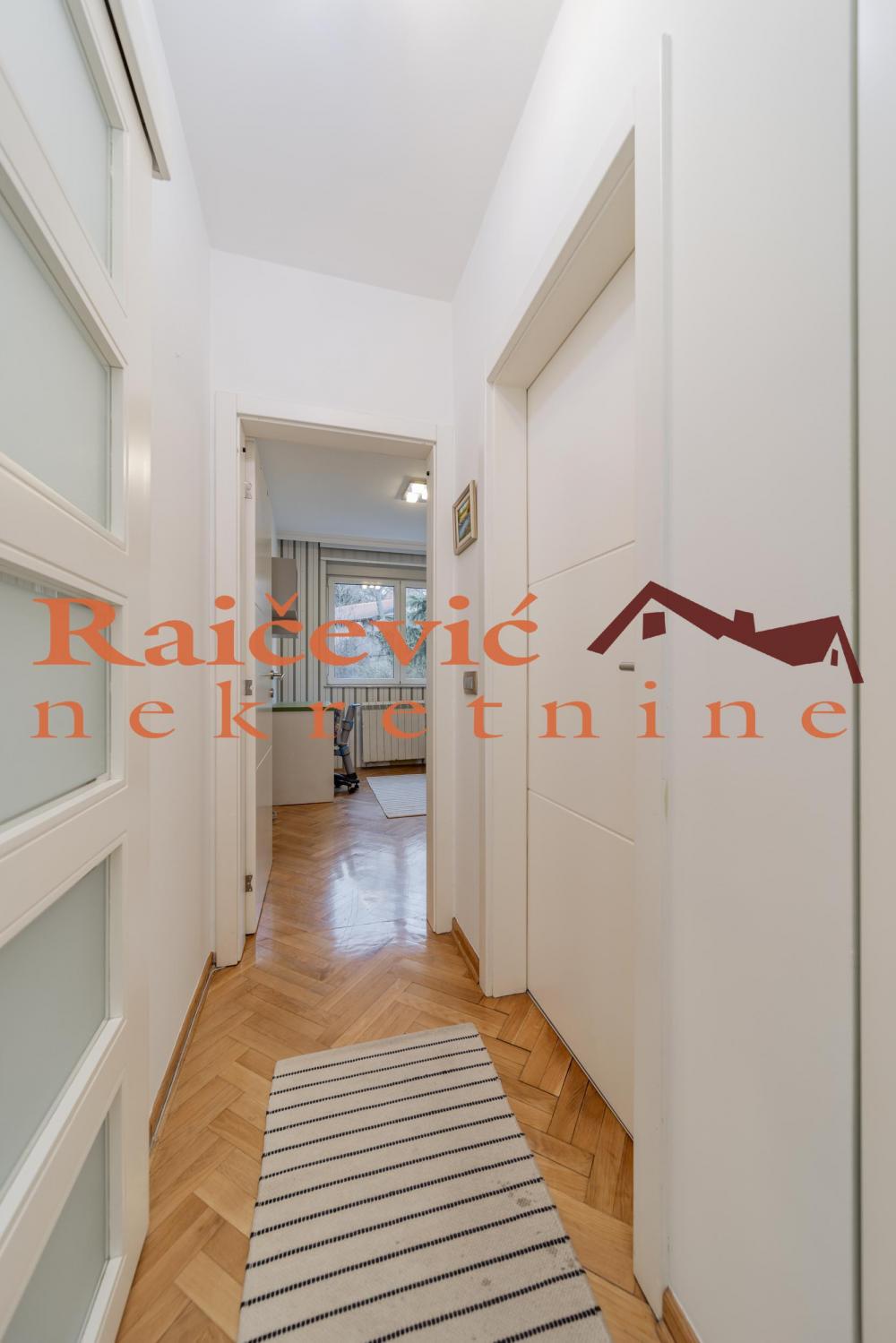 Stan na prodaju u Beogradu, Banovo brdo, cetvorosoban, 105m2, cena 415000 evra