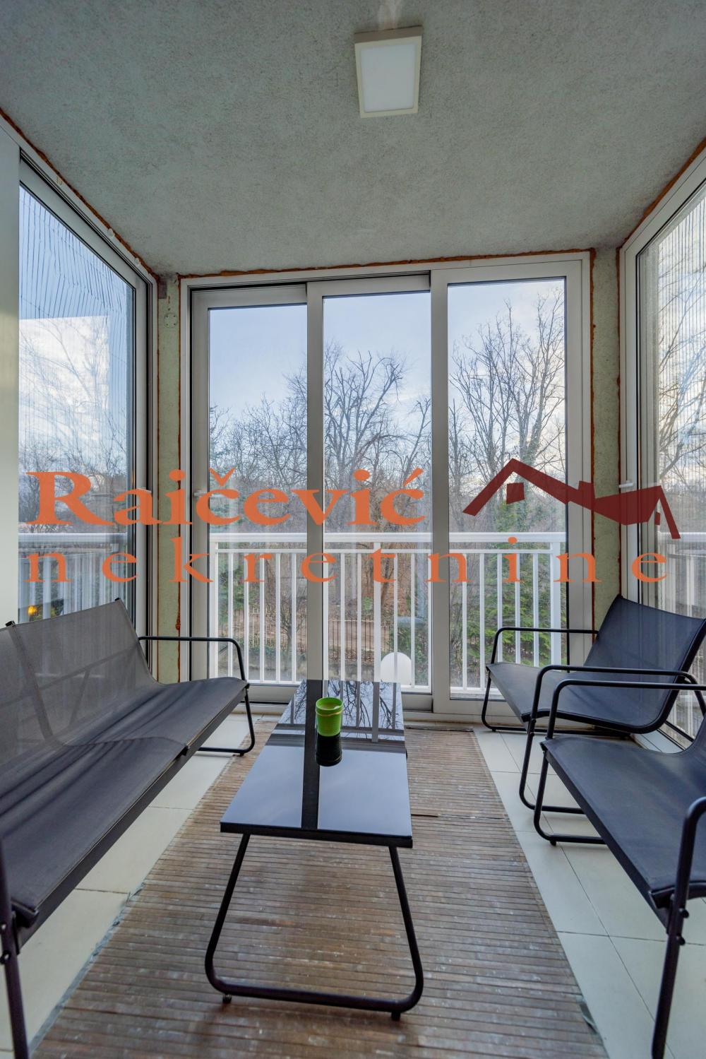 Stan na prodaju u Beogradu, Banovo brdo, cetvorosoban, 105m2, cena 415000 evra